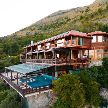 Wooden House Hotel Shkoder Exterior photo