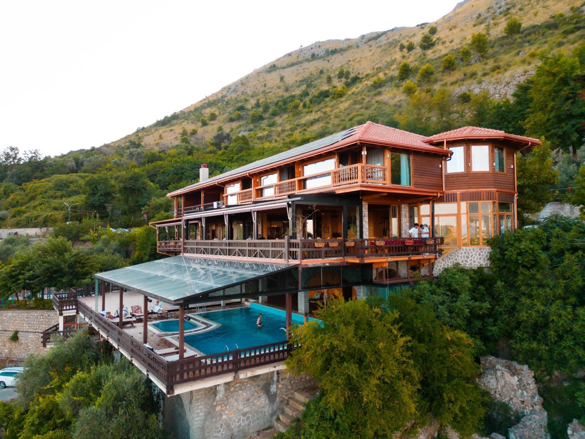 Wooden House Hotel Shkoder Exterior photo